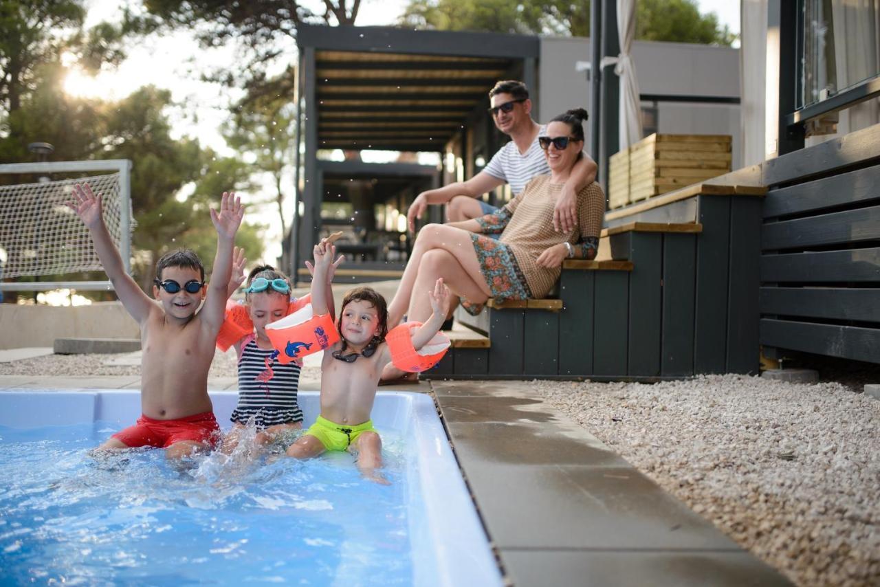 פודגורה Medora Orbis Mobile Homes & Glamping מראה חיצוני תמונה